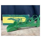 1/16 John Deere Loader NIB Eska