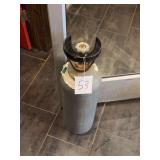 Compressed gas tank