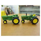 (2) 1/16 John Deere 3020 + 4010 Ertl