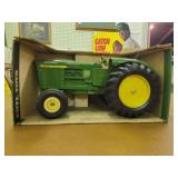 1/16 John Deere 5020 NIB Ertl