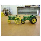 (2) 1/16 John Deere B + BW-40 Ertl