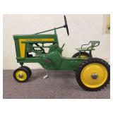 John Deere 620 Pedal Tractor Eska