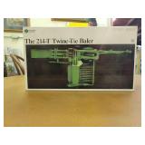 1/16 John Deere 214-T Baler Precision NIB Ertl