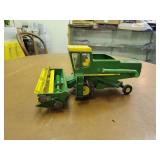 1/24 John Deere 6600 Combine Ertl