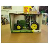 1/16 John Deere 7800 Collector NIB Ertl