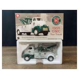 1/34 GMC Sinclair Tow Truck NIB 1st Gear