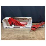 (2) 1/16 IH Elevator + Corn Picker Ertl