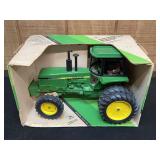 1/16 John Deere 4850 NIB Ertl