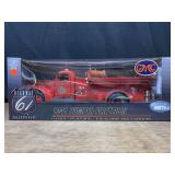 1/16 1941 GMC Fire Truck NIB DCP