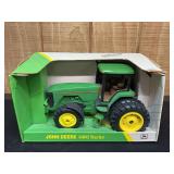 1/16 John Deere 8400 Collector NIB Ertl