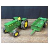 (2) 1/16 John Deere 5020 + Spreader Ertl