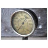 Minneapolis Threshing Machine Company Pressure gauge