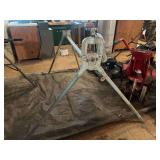 Ridgid Pipe Vise Stand with Integrated Yoke