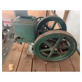 Root & Vandervoort 2 Horse Hit and Miss Engine