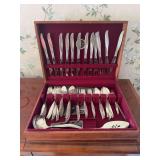Oneida Community Silverplate Flatware Set in Naken