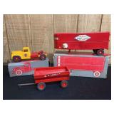 (3) IH Semi Tractor + Trailer + Wagon Product Miniature