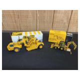 (2) 1/50 Caterpillar Scraper + Backhoe NIB NZG