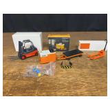 (3) Forklift, Transport, Pallet Jack