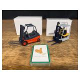 (3) 1/25 Linde + Komatsu Forklifts NIB + Playing Cards