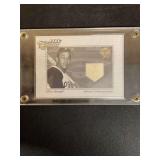 2001 Fleer Feel the Game Classics Willie Stargell Game-Used Jersey Card