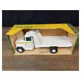 1/16 John Deere Tilt Bed Truck NIB Ertl