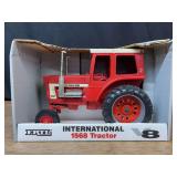 1/16 IH 1568 NIB Ertl