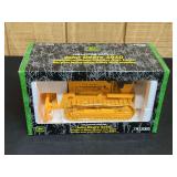 1/16 John Deere 1010 Industrial Crawler Collector NIB Ertl
