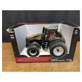 1/16 Case-IH Magnum 400 Chrome NIB Ertl