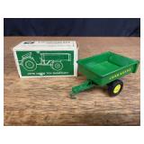 1/16 John Deere L&G Cart NIB Ertl