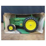1/16 John Deere R Collector NIB Ertl