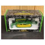 1/16 John Deere 420 Crawler Collector NIB Ertl