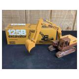 1/35 Case 125B Excavator NIB Conrad