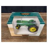 1/16 John Deere MT NIB SC