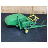 1/16 John Deere 30 Combine Eska