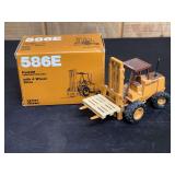 1/35 Case 586E Forklift NIB Conrad
