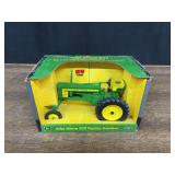 1/16 John Deere 520 NIB Ertl