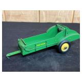 1/16 John Deere Spreader Eska