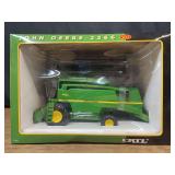 1/32 John Deere 2266 Combine NIB Ertl