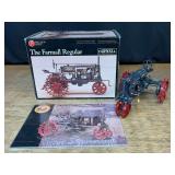 1/16 Farmall Regular Precision NIB Ertl