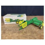 1/16 John Deere Baler NIB Ertl