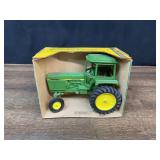 1/16 John Deere 4440 NIB Ertl