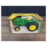 1/16 John Deere 5020 NIB Ertl