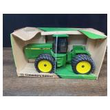 1/16 John Deere 8760 Collector NIB Ertl
