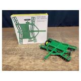 1/16 John Deere Disk NIB Ertl