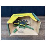 1/16 John Deere Corn Planter NIB Ertl