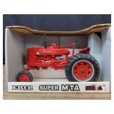 1/16 Farmall Super M-TA Special Edition NIB Ertl