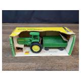1/32 John Deere 4430 + Wagon Set NIB Ertl