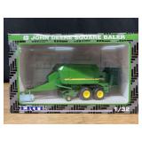 1/32 John Deere 100 Square Baler NIB Ertl
