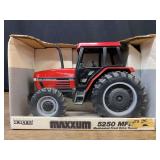 1/16 Case-IH Maxxum 5250 NIB Ertl