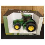 1/16 John Deere 7920 Collector NIB Ertl